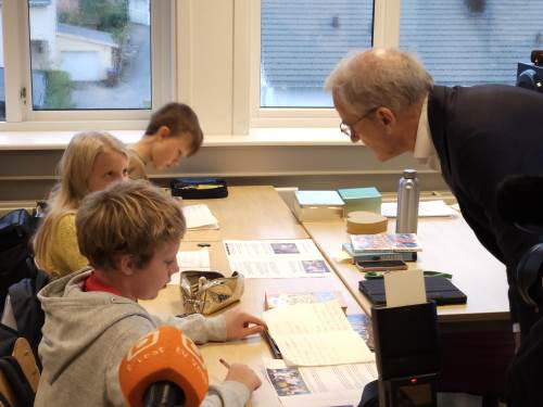 Statsministaren på besøk i 6.klasse. 